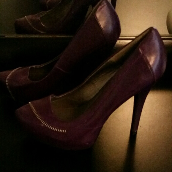 Shoes - Picture 3 of 4